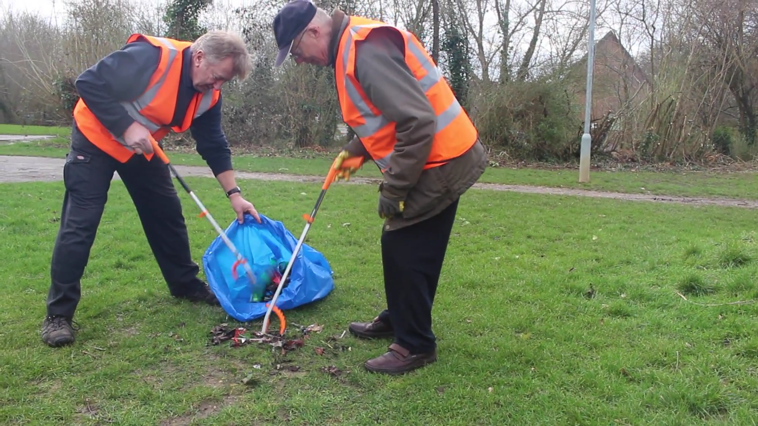 Litter pickers get stuck into national campaign WINOL